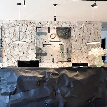 ホテル ヴァインハウス クロイテル 3*