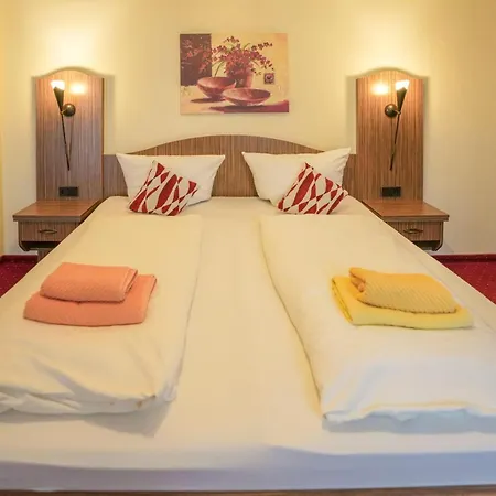 Hotel Boutique An Der Mosel - Ehemalig Kreuter 4*